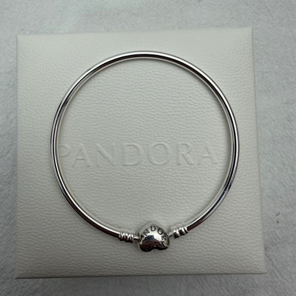 🎶Pandora Moments Heart Clasp Bangle 7.5 in - Picture 6 of 7